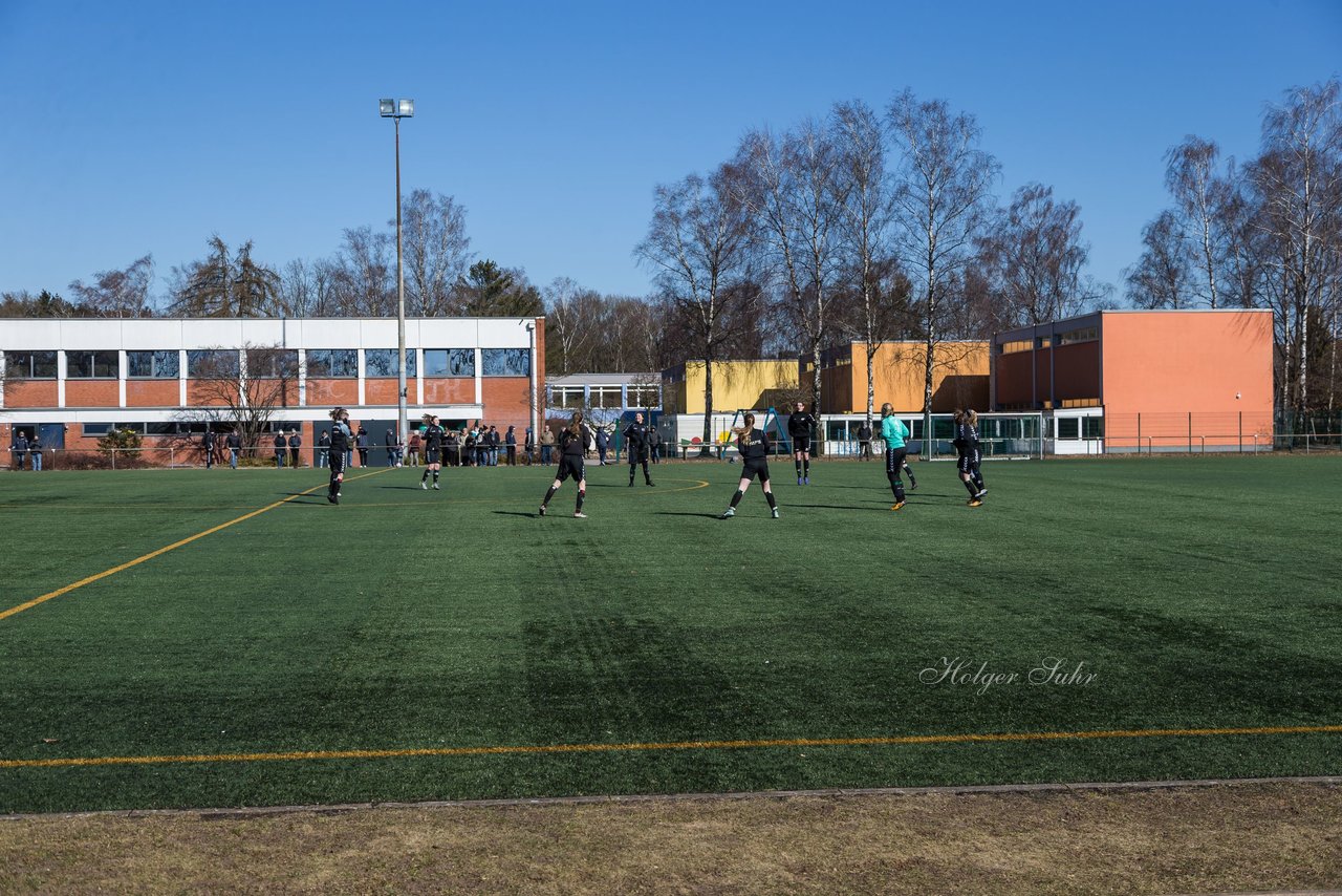 Bild 106 - B-Juniorinnen Halbfinale SVHU - Holstein Kiel : Ergebnis: 3:0